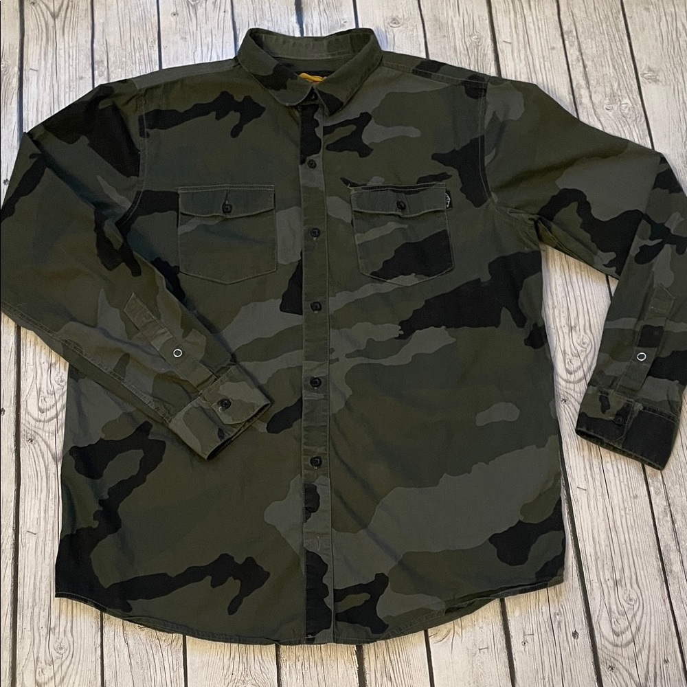 EMPYRE SURPLUS CO Camo Button Up
